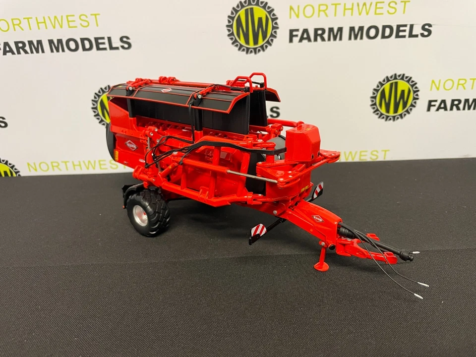 ROS 60254.0 1:32 SCALE KUHN FC 13460 RA TRAILED MOWER - Image 3 of 4