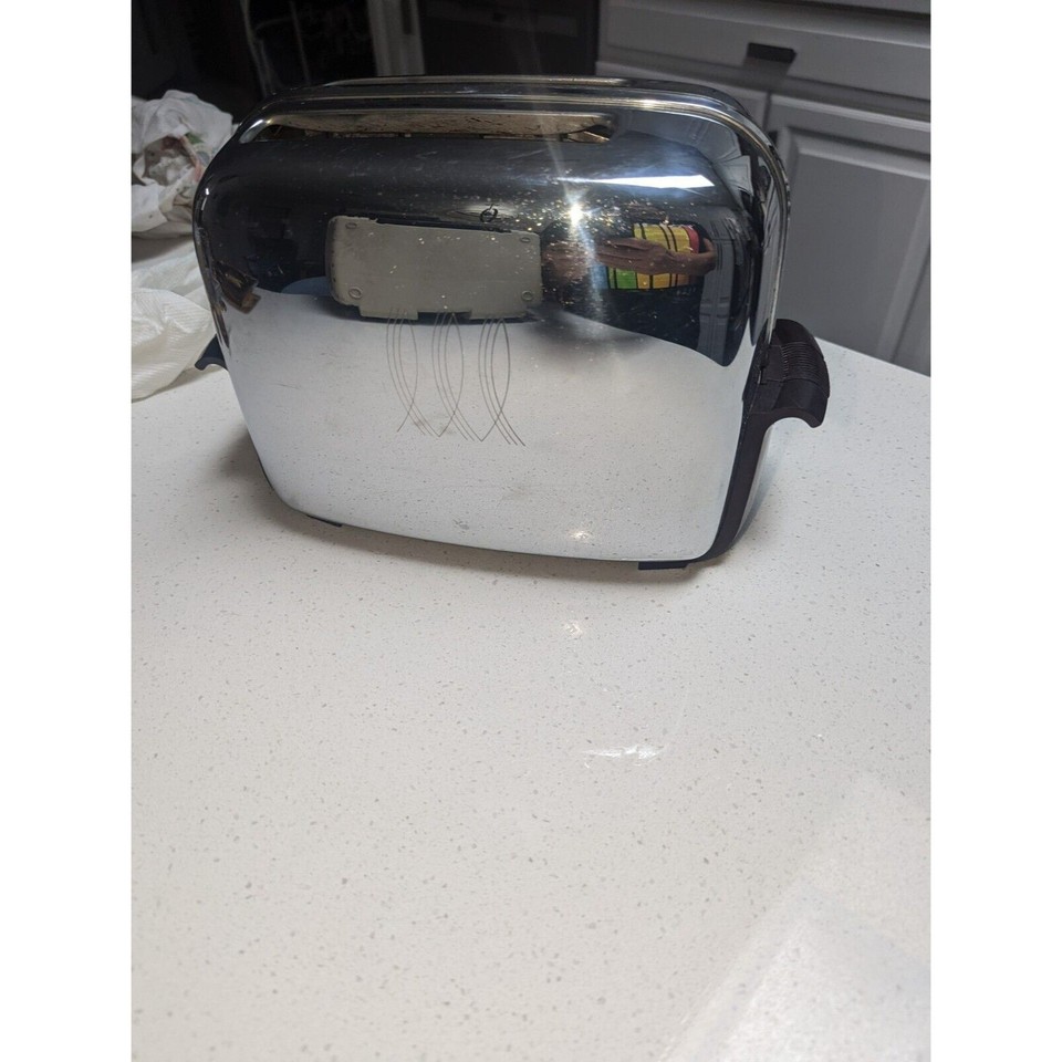 Toastmaster Vintage Toaster Model 1B14 Chrome finish. Tested and Work's