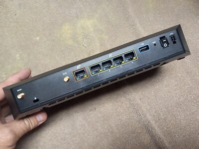 Cradlepoint E110-C4D Router Kit LTE Antenna Battery Comcast