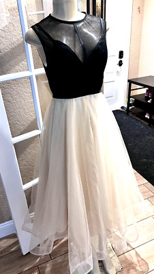 HALSY ALEX PERRY (LIKE) NO TAGS  FIT FLARE TULLE BUILT IN PADDED BRA GOWN SM sbc