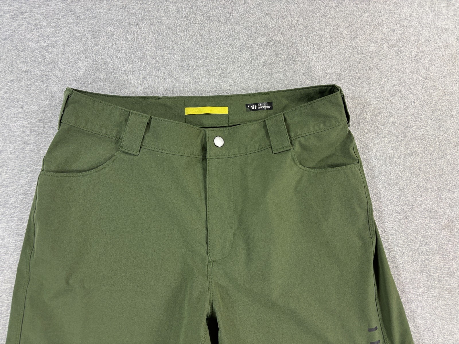 Machines For Freedom KEY Biking Shorts (Women's Size 30) Green - 6"