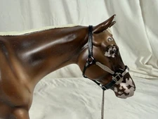 CM 1:9 Black/Silver Show Halter with lead (STK)