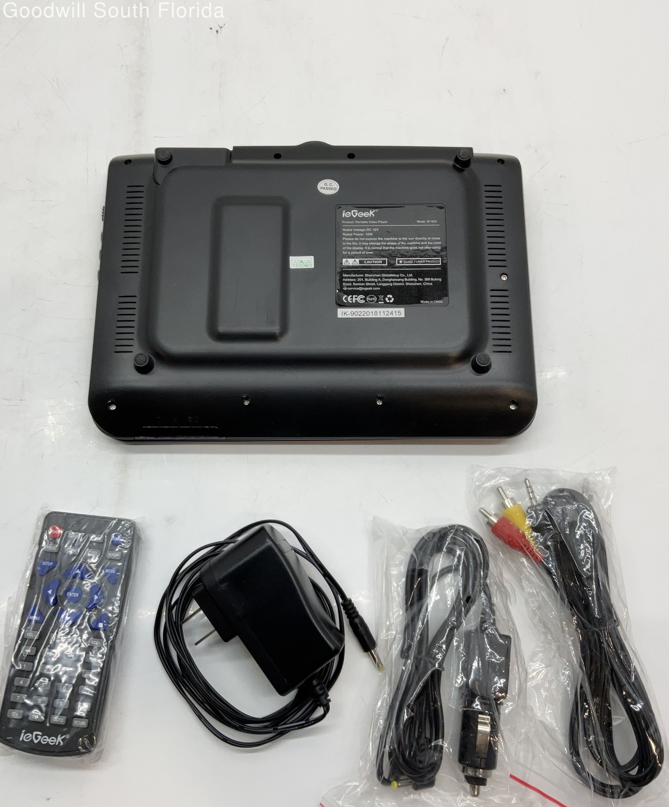 ieGeek IK-902 Black Portable DVD Player With Accessories Not Tested