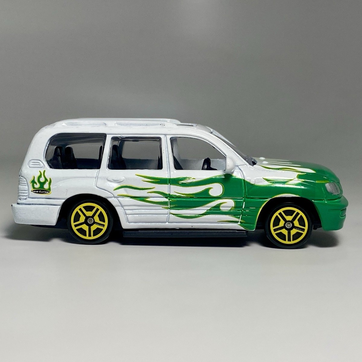 MotorMax (6010) Toyota Land Cruiser 1:64 Diecast SUV White w