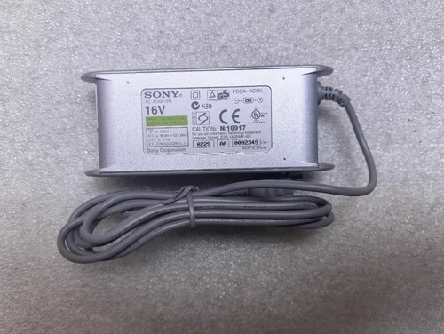 Sony PCGA-AC5N 16V 2.5A 2Pin Charger Transformer - 第 1/2 張圖片