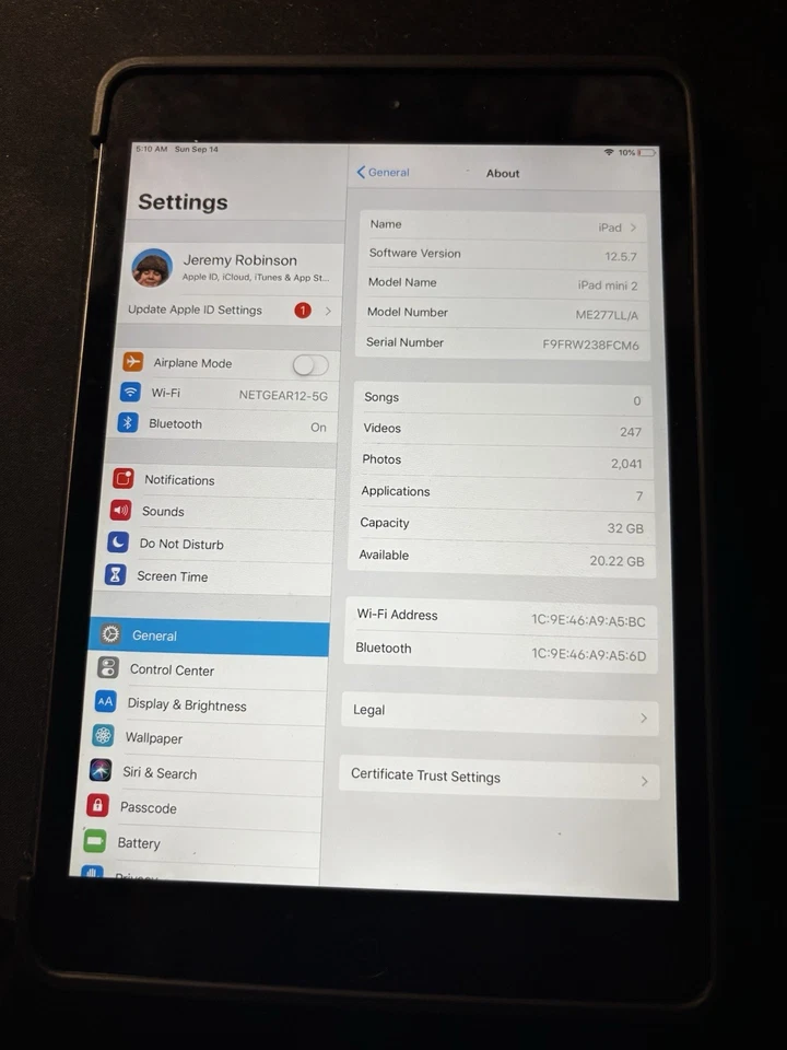 Silver iPad Mini 2nd Generation 32GB, Wi-Fi, 7.9-inch A7 Chip (Read Description) - Image 3 of 4