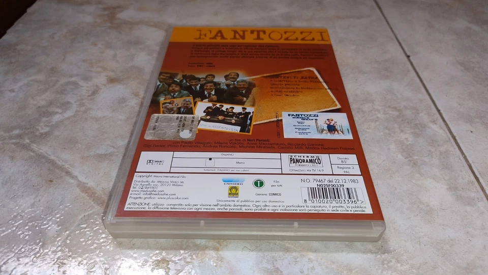 DVD PAOLO VILLAGGIO FANTOZZI SUBISCE ANCORA VERSIONE VENDITA 1 EDIZIONE MEDUSA - Immagine 2 di 3