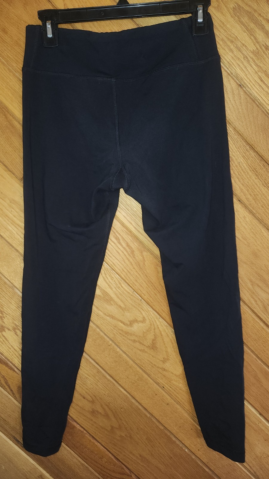 Reebok Medium Solid Black Cropped Women's Legging… - image 7