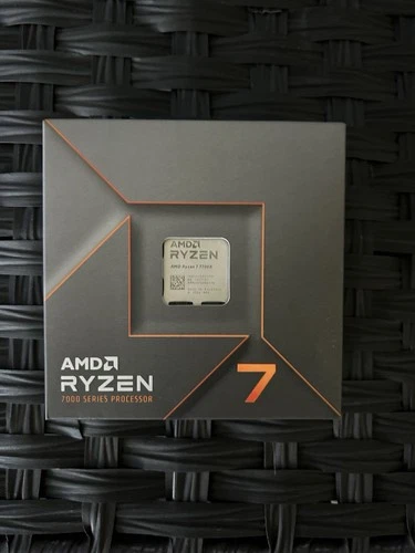 AMD Ryzen 7 7700X 8-Core 16-Thread