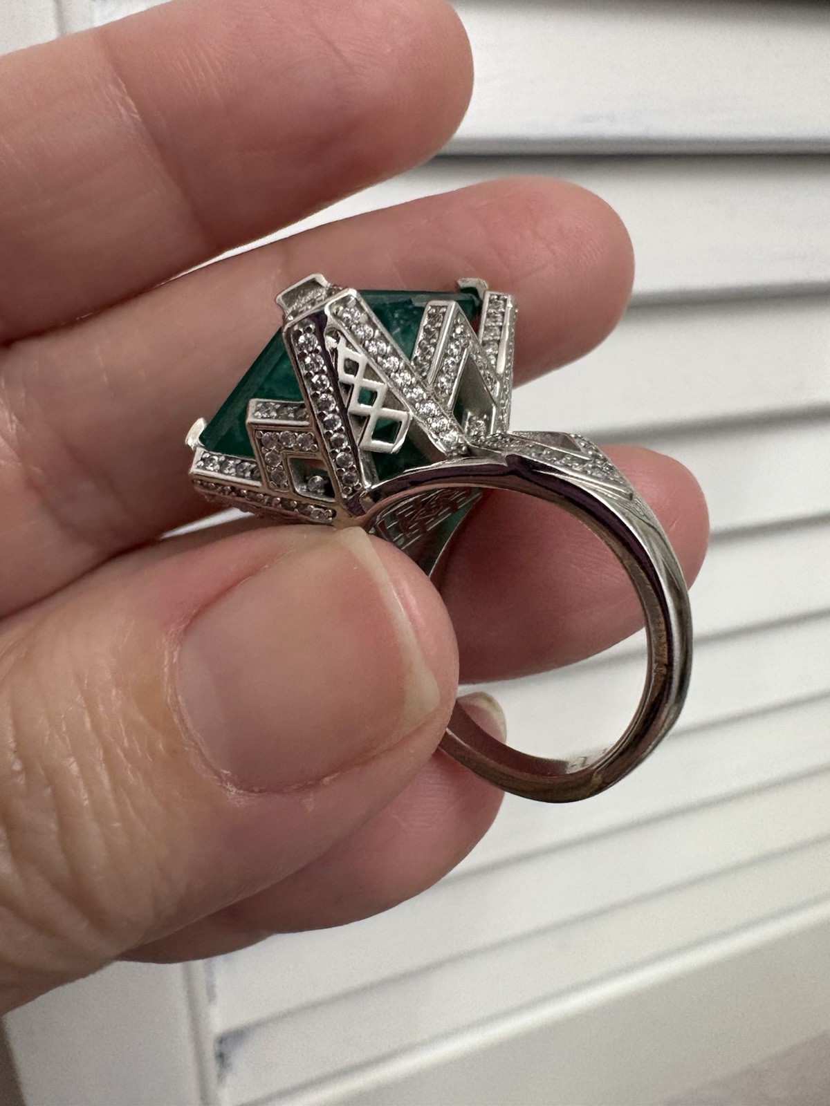 Sterling Silver Emerald Green Statement Ring Sz 7… - image 9