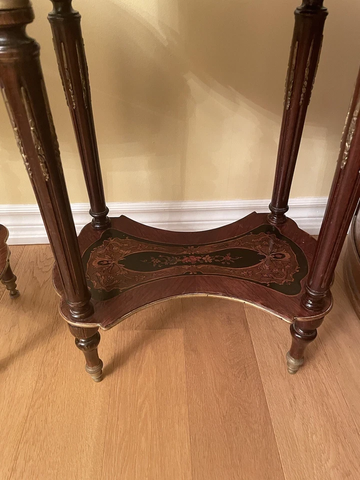 Par de mesas auxiliares antiguas del imperio francés con cajones Foto 4 de 4