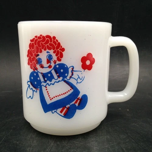 Raggedy Ann & Andy Milk Glass Coffee Mug Cup Red White Blue USA Vintage