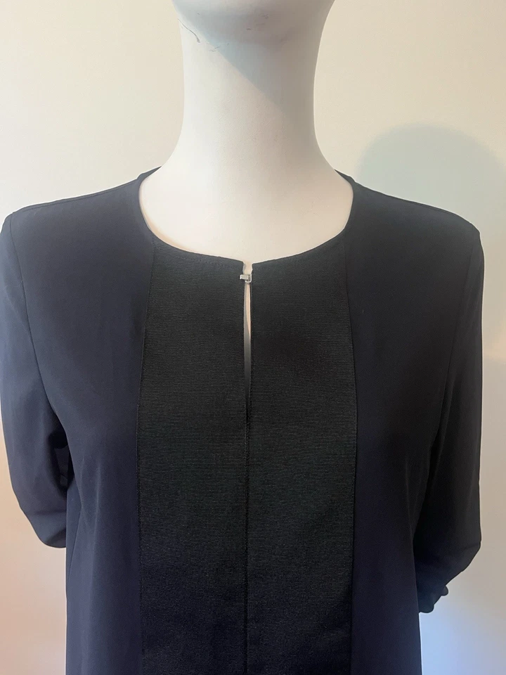 Blusa para mujer Hugo Boss azul medianoche negra manga larga talla 4 Foto 3 de 4