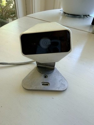 Xfinity XCAM2 SCHC2AEW HD Indoor Outdoor Security Camera w/ XW4 Adapter
