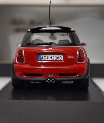 Mini Cooper S 2003 Red 1:43 Minichamps 431138200 Diecast Model Car
