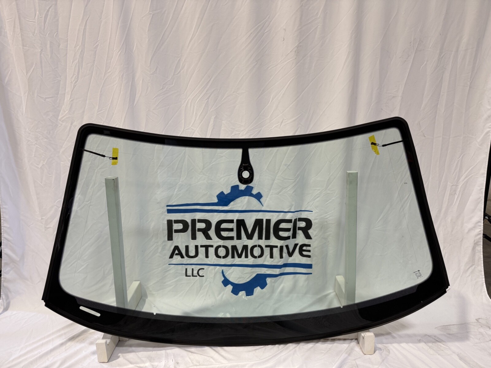 17-23 Audi R8 coupe windshield ***NEW AFTERMARKET***