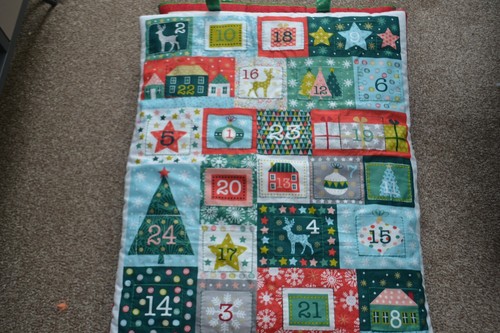 HANDGEMACHTE STOFF ADVENTSKALENDER & STRÜMPFE/QUILTS - Bild 26 von 42