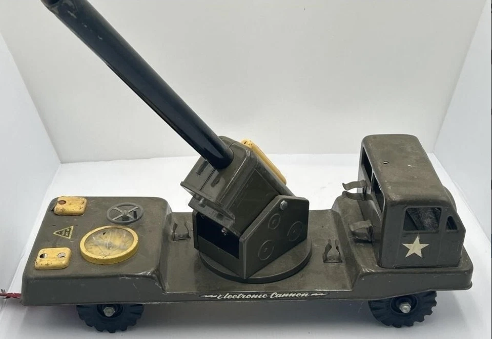 N-2400 Electronic Cannon Toy Truck 1950's Battery Op Vintage Nylint - Image 2 of 4