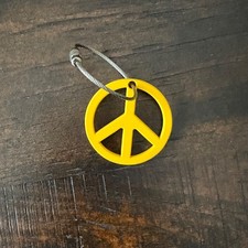 Scotty Cameron Titleist Yellow Peace Sign Soft Touch Key Fob New