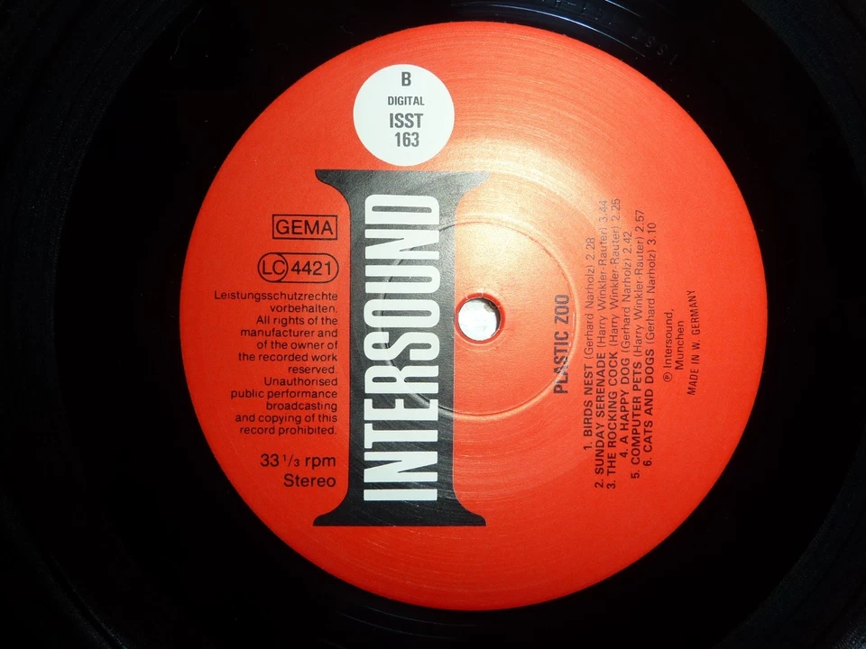 HARRY WINKLER - Plastic Zoo . LP 33T . RARE ELECTRO DISCO FUNK LETFIELD . EX+ - Photo 4/4