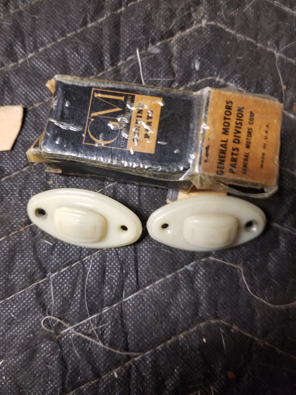 2 NOS 41-47 Oldsmobile Buick Pontiac 41-52 Chevrolet  Switches  # 4125402