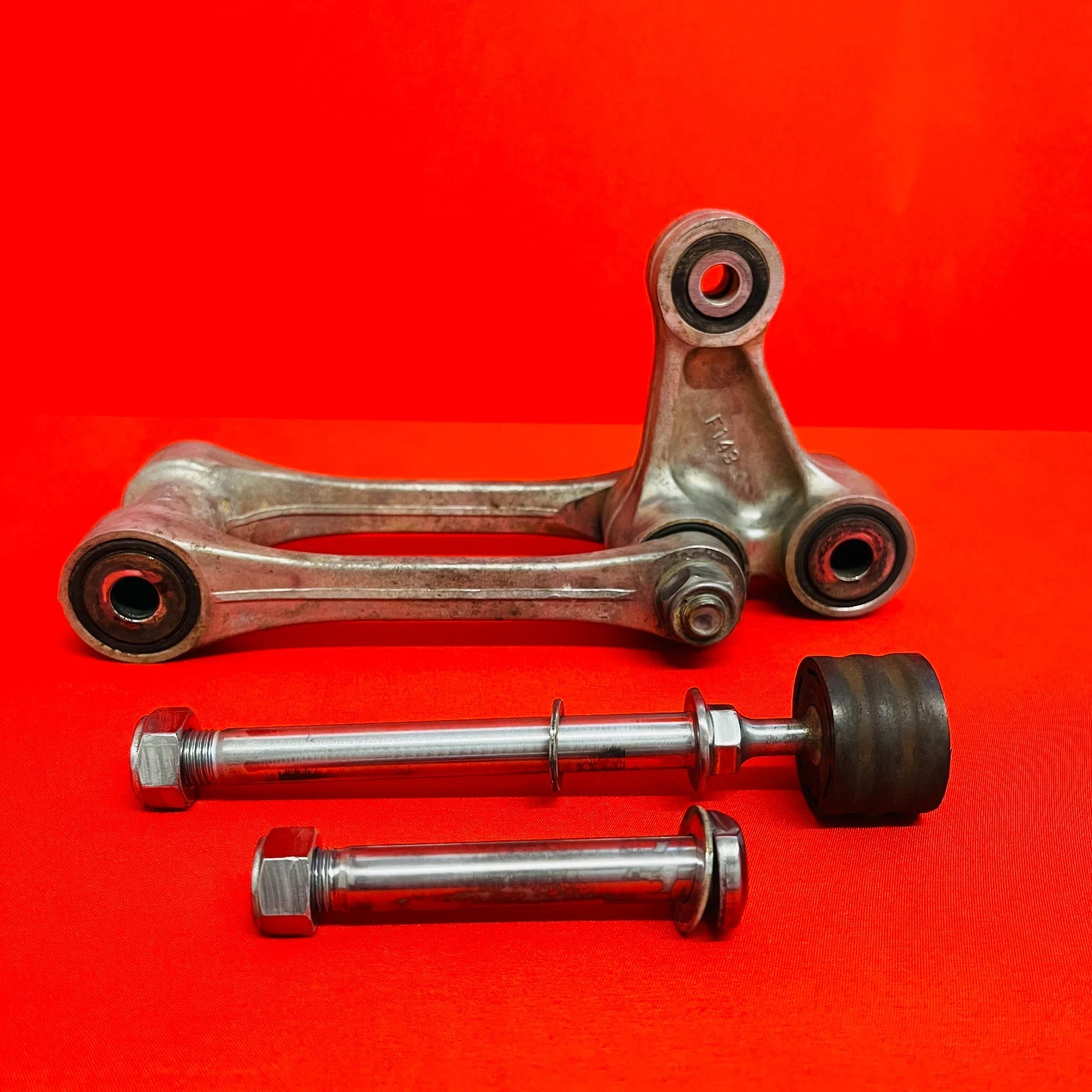 CRF450R LINKAGE ROCKER ARM SHOCK LINK GENUINE OEM HONDA CRF 450 R (2015-2016)