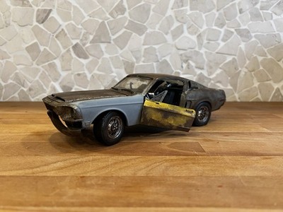 Ford Shelby Mustang GT500 1968 Modellauto Diorama 1:18