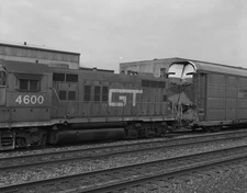 26AA069 (5) 1998 NEG WRECK DERAIL GRAND TRUNK WESTERN RAILROAD CHARLOTTE MI