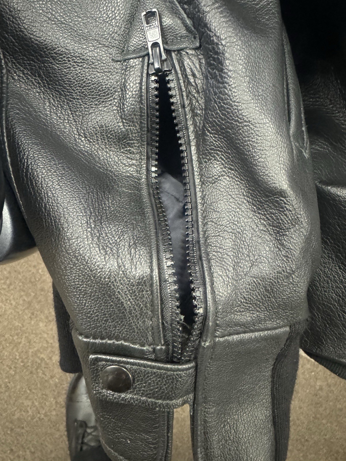 Leather jacket - image 2