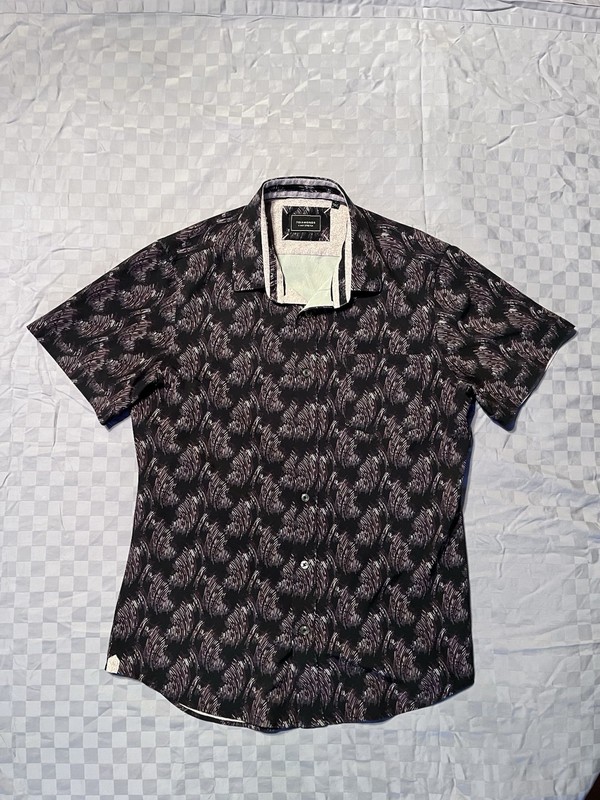 7diamonds 4 Way Stretch Men’s Small Button Up Tee
