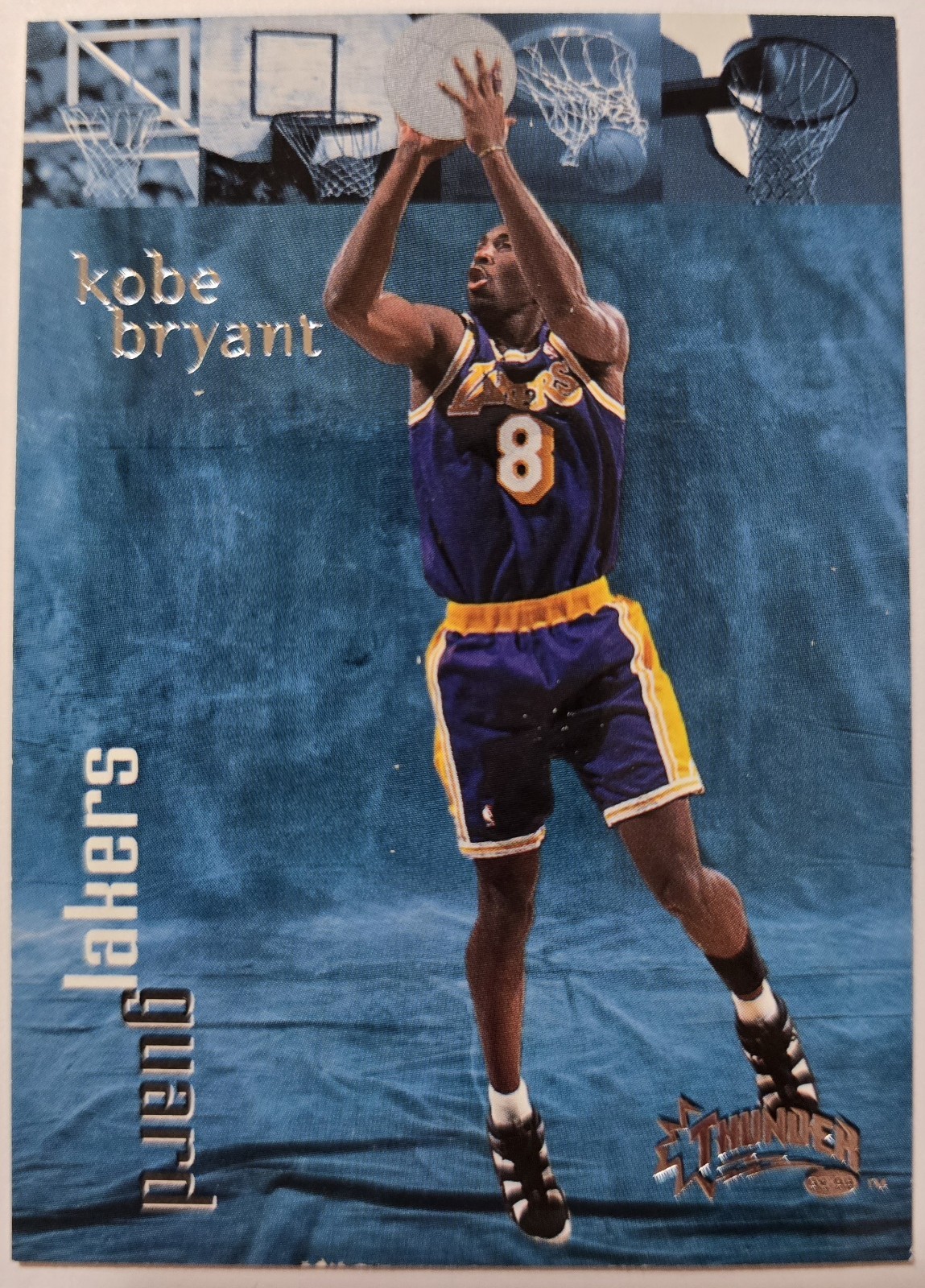 1998-99 Kobe Bryant #108 SkyBox Thunder Lakers Basketball