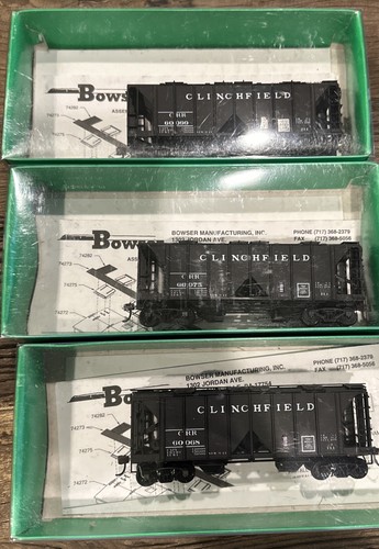 Juego de 3 tolva cubierta de 2 bahías Bowser HO RTR #55625 ACF 70 toneladas Clinchfield | Condition: Used