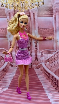 Barbie Fashionistas Hollywood Divas NRFB 2010 – Swappin' Styles V4390 – Mattel