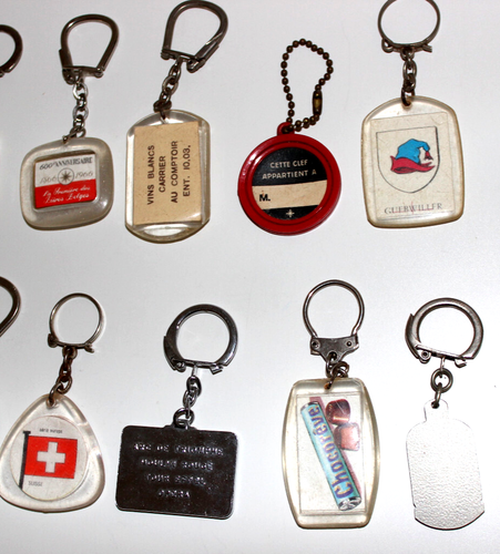 Konvolut vintage Schlüsselanhänger Werbung Porte Cles Keychain Sammlung (#2087) - Bild 6 von 6