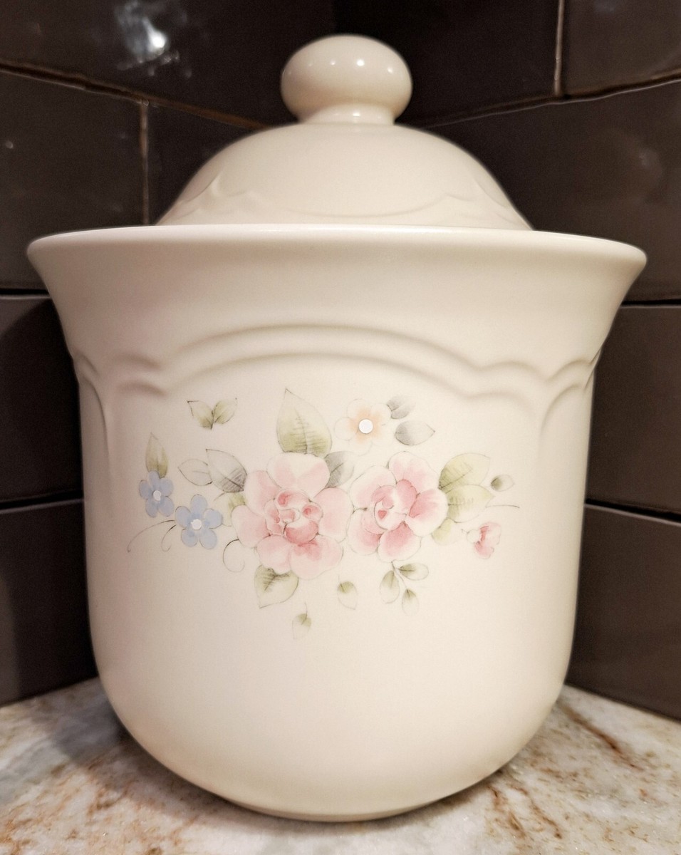 NOSTALGIC!!! Vintage Pfaltzgraff Tea Rose 2qt Canister