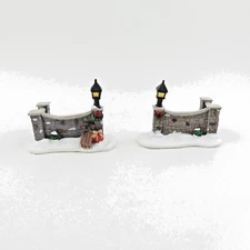 Holiday Time 2009 Traditional Vintage Collection- 2pc- STONE WALL w/ LAMPS- NIP