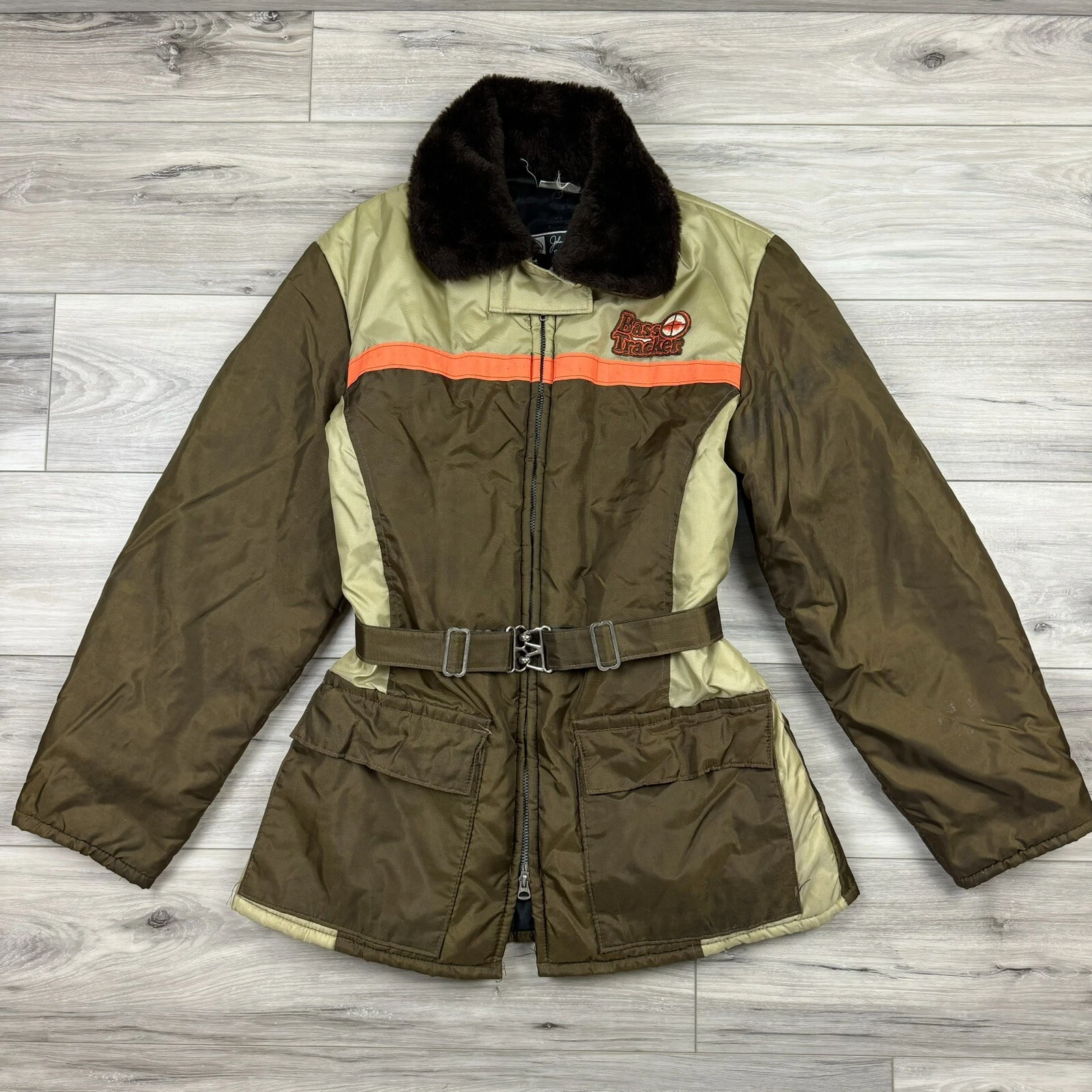 Vintage 80s 90s Bass Pro Shops Bass Tracker Puffer Jacket Men’s Med. Fur Collar