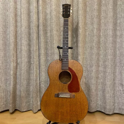 Gibson LG-0 acoustic guitar, 1966. S/N 410699 Ships from Japan