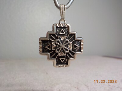 STERLING SILVER STORY TELLING FAT CROSS PENDANT MAKERS MARK FLOWER IN CIRCLE