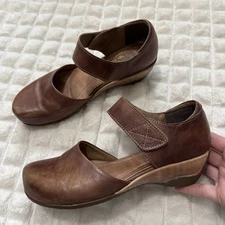 L'ARTISTE Spring Step Women 38 Gloss Mary Janes Brown Leather Wedge Sandals 7.5