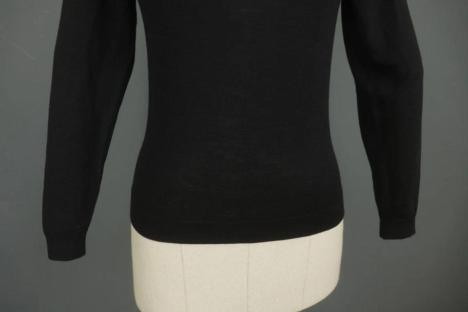 Suéter Pullover John Smedley Negro Lana Tejido Manga Raglán Cuello en V Talla S Foto 3 de 4