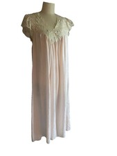 Vintage Eve Stillman Nightgown Womens Sz Medium Pink W/Lace Trim w/Applique