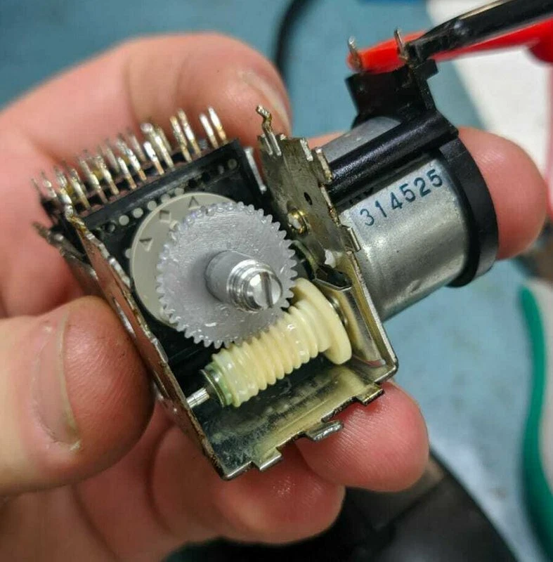 ALPS ASD1017 Motorised Input Selector Gears - Image 4 of 4