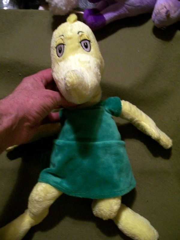10" Kohl's Cares for Kids Dr Seuss Stuffed Yellow Girl Sneetch in a Green Dress