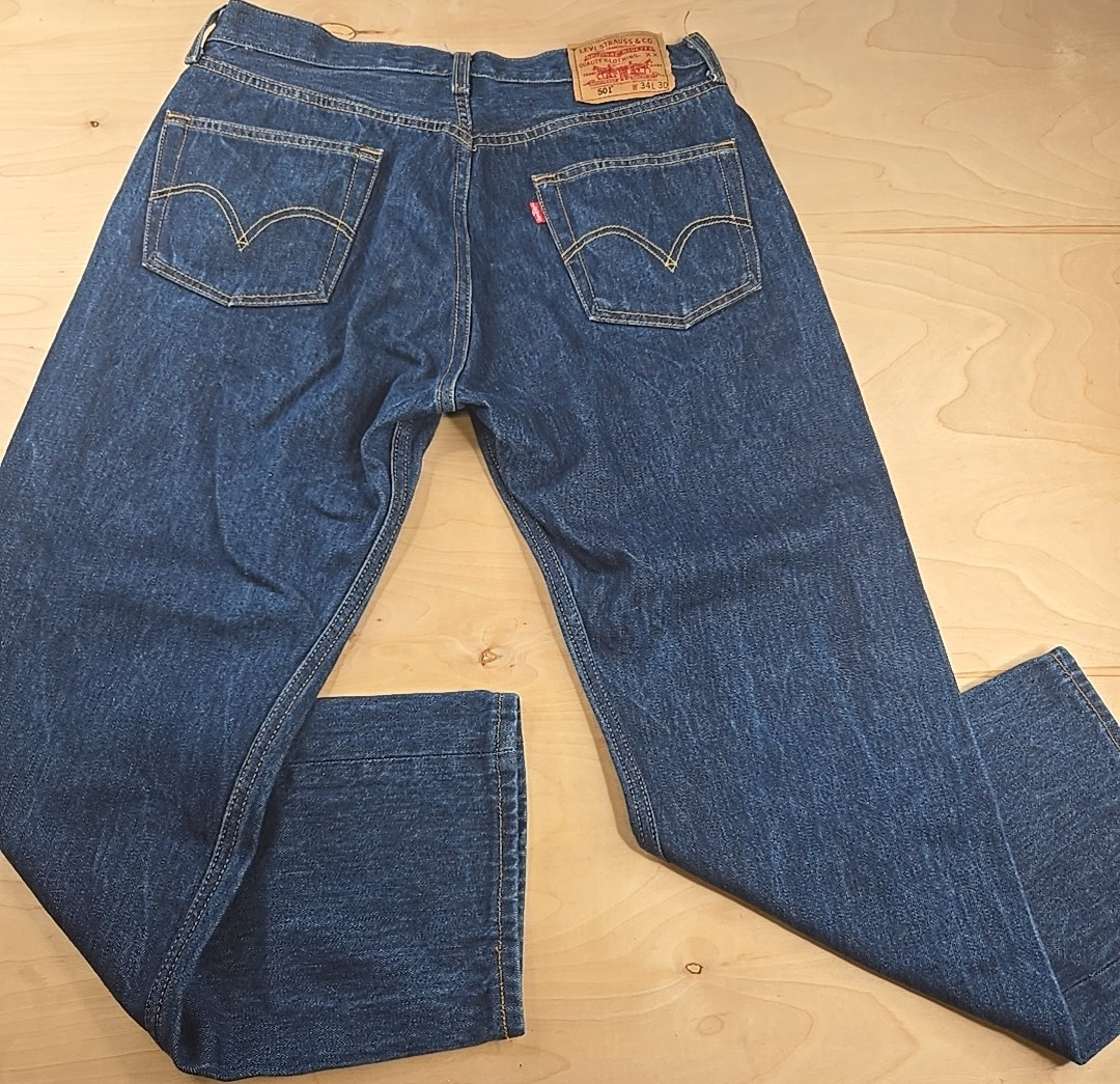 Levi's 501 Men's Blue Jeans Vintage, Button Fly, Straight Leg, 90s, 34 x 30 thumbnail 8