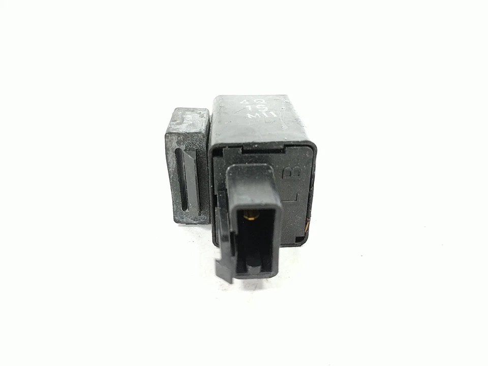 Relé 13-16 TRIUMPH DAYTONA 675 066500-4030 Foto 2 de 4