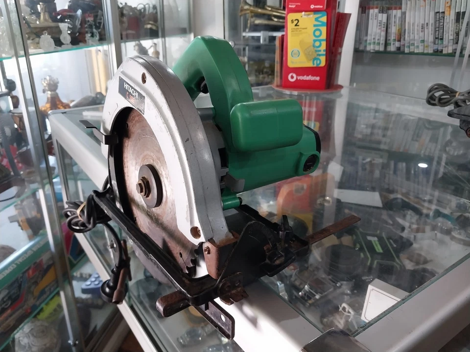 Sierra circular Hitachi C 7SE 190 mm - 240 V con cable 1080 W Foto 3 de 4