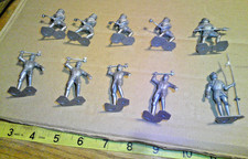 original vintage lot 10 Marx knights dated 1965 for playset