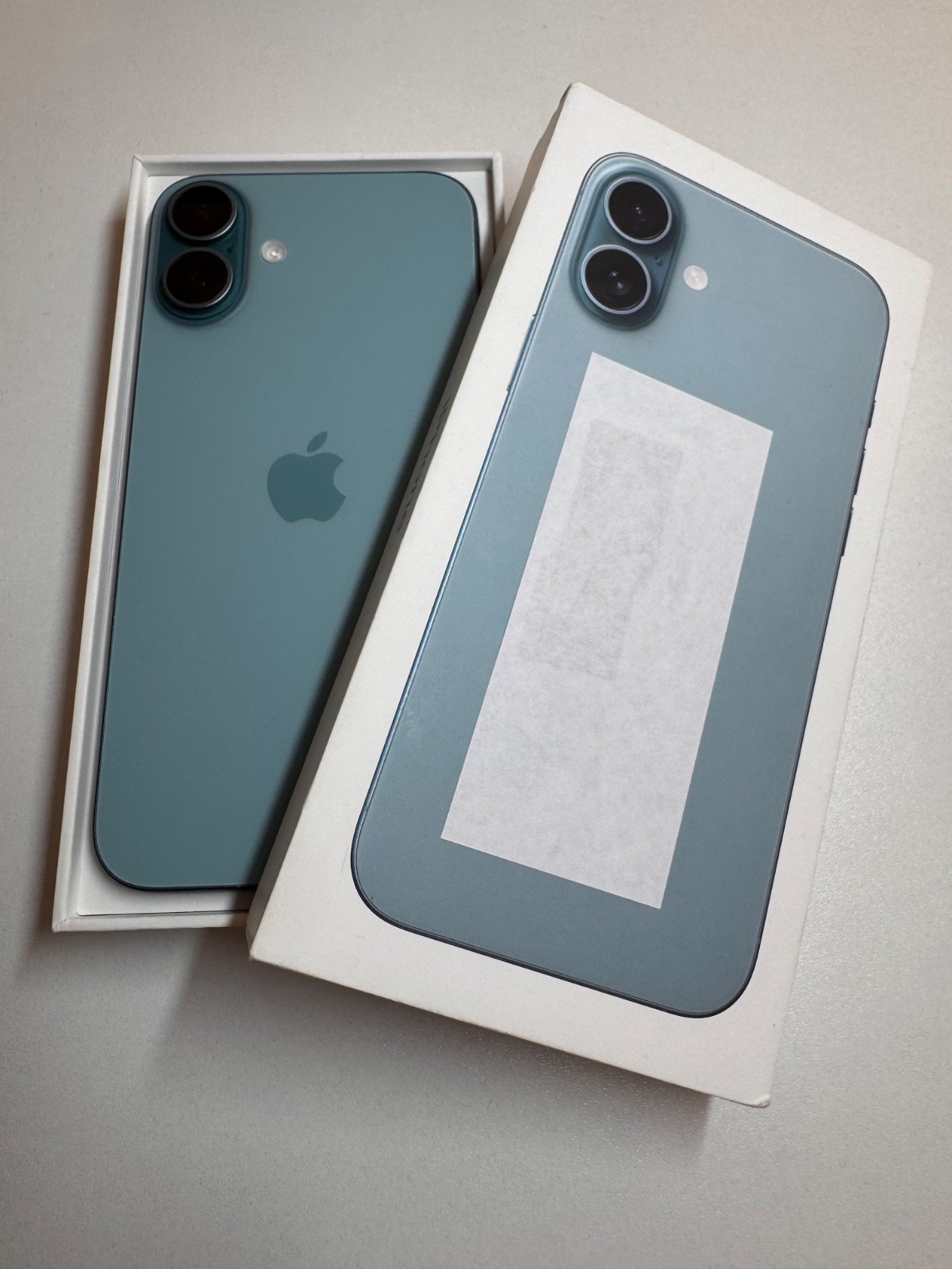 Apple iPhone 16 Plus 128 GB Teal (Without Simlock)