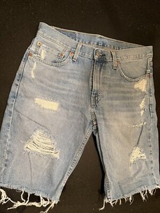 LEVIS Mens Light Wash denim Shorts distressed sz. 32